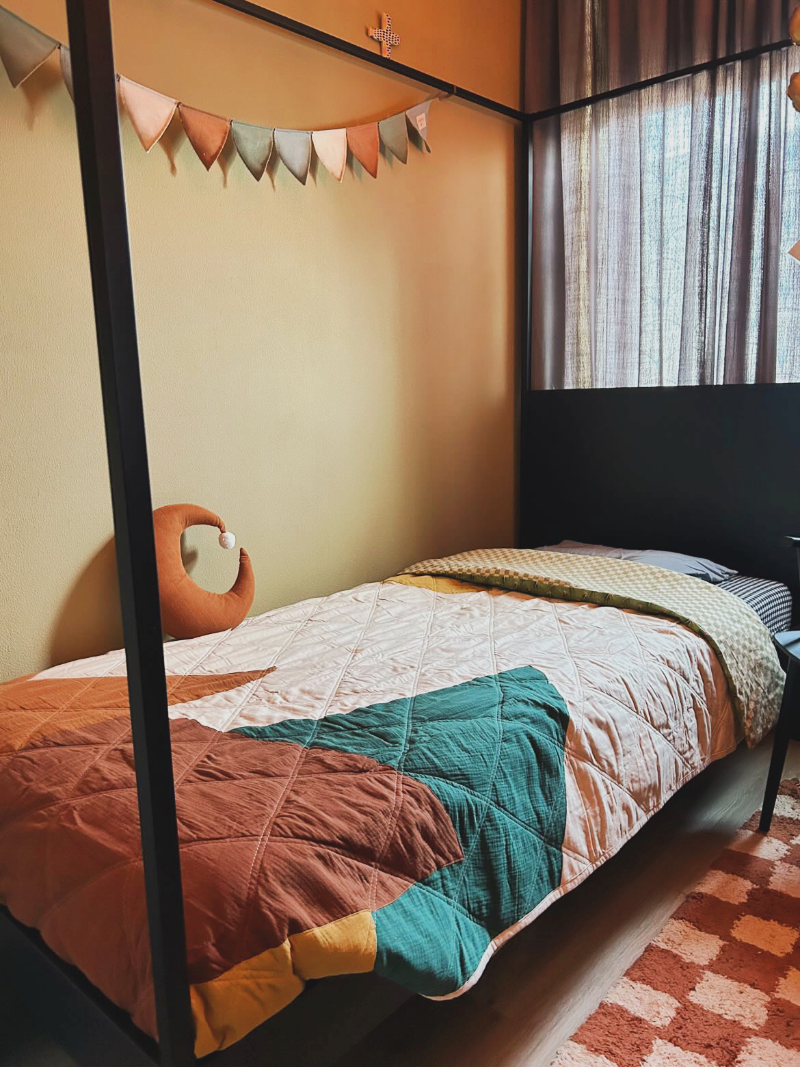 Bedspread · "Mountain"